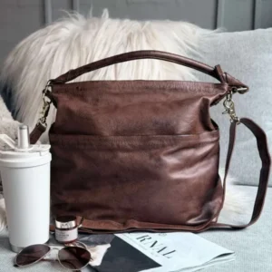 Geräumige Schultertasche in hochwertiger Lederqualität - Brandy