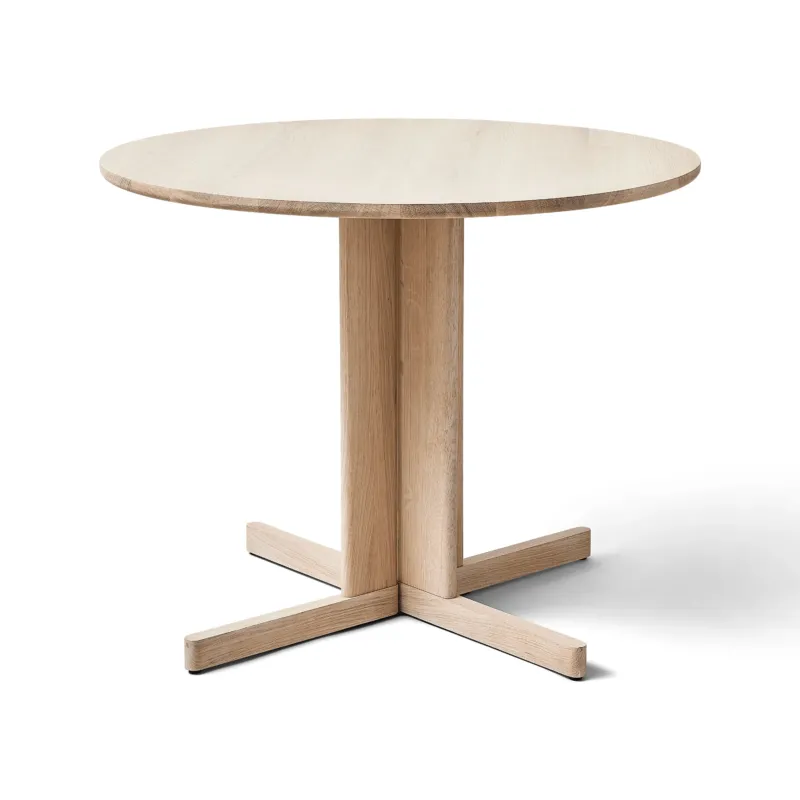 Trefoil Round Dining Table with 4 Legs